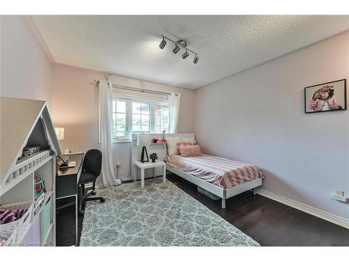 3588 Thorpedale Court, Mississauga, ON - Indoor Photo Showing Bedroom