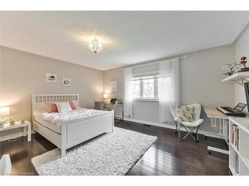 3588 Thorpedale Court, Mississauga, ON - Indoor Photo Showing Bedroom