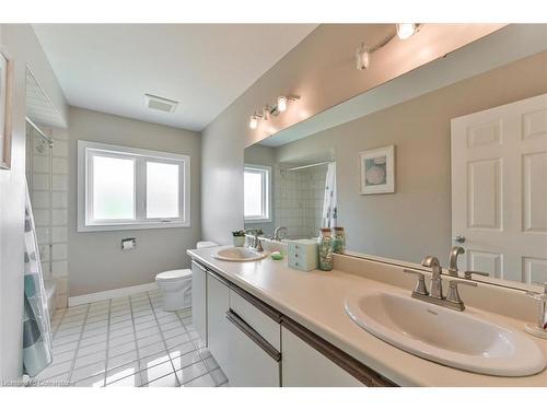 3588 Thorpedale Court, Mississauga, ON - Indoor Photo Showing Bathroom