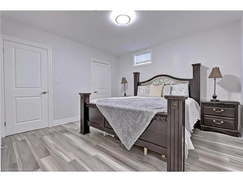 58 Curran Road, Hamilton, ON - Indoor Photo Showing Bedroom