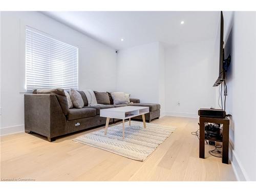 61 Wheatfield Road, Barrie, ON - Indoor Photo Showing Living Room