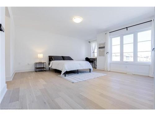 61 Wheatfield Road, Barrie, ON - Indoor Photo Showing Bedroom