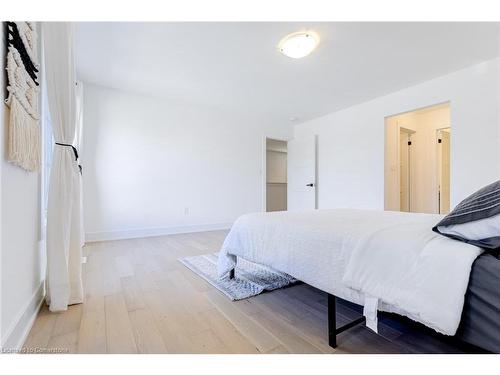 61 Wheatfield Road, Barrie, ON - Indoor Photo Showing Bedroom