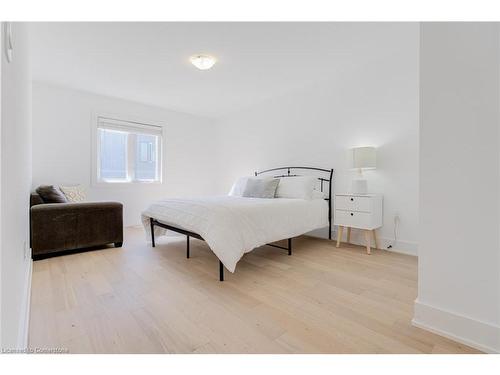 61 Wheatfield Road, Barrie, ON - Indoor Photo Showing Bedroom