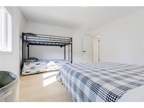 61 Wheatfield Road, Barrie, ON - Indoor Photo Showing Bedroom