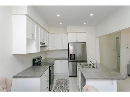 15 Hitchman Street, Paris, ON - Indoor Photo Showing Kitchen With Double Sink With Upgraded Kitchen