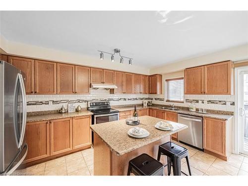 791 Candlestick Circle, Mississauga, ON - Indoor Photo Showing Kitchen With Stainless Steel Kitchen With Double Sink