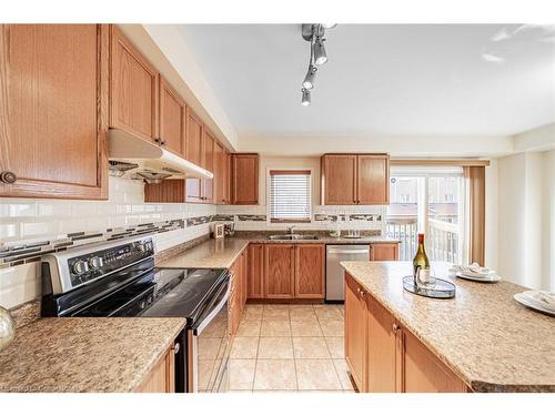 791 Candlestick Circle, Mississauga, ON - Indoor Photo Showing Kitchen With Double Sink