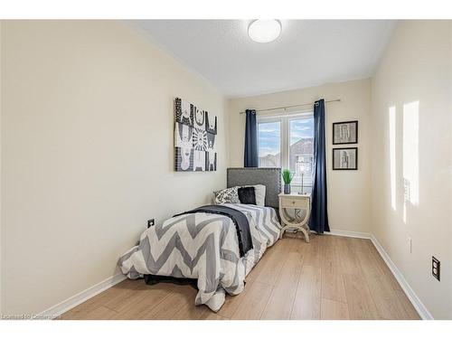 791 Candlestick Circle, Mississauga, ON - Indoor Photo Showing Bedroom