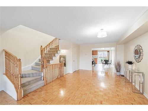 791 Candlestick Circle, Mississauga, ON - Indoor Photo Showing Other Room