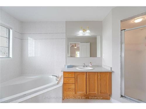 5916 Bermuda Drive, Mississauga, ON - Indoor Photo Showing Bathroom