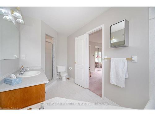 5916 Bermuda Drive, Mississauga, ON - Indoor Photo Showing Bathroom