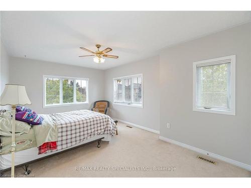 5916 Bermuda Drive, Mississauga, ON - Indoor Photo Showing Bedroom