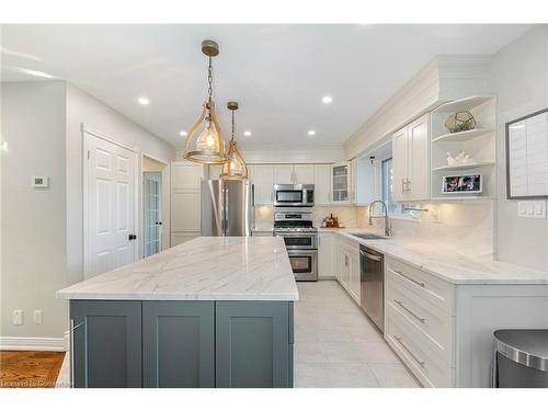 7521 Keenansville Road, Tottenham, ON - Indoor Photo Showing Kitchen With Upgraded Kitchen