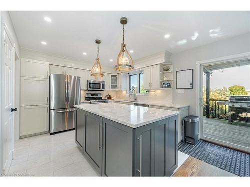 7521 Keenansville Road, Tottenham, ON - Indoor Photo Showing Kitchen With Upgraded Kitchen