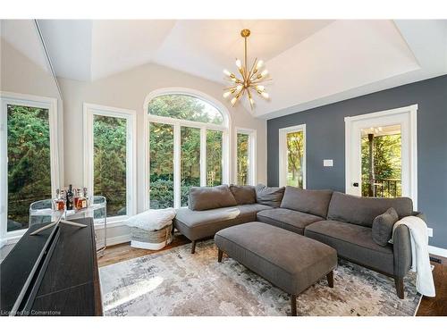 7521 Keenansville Road, Tottenham, ON - Indoor Photo Showing Living Room