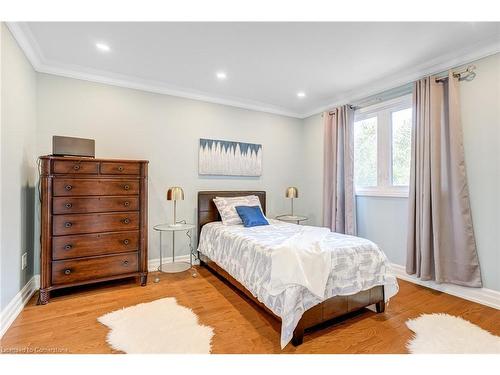 2476 Hargood Place, Mississauga, ON - Indoor Photo Showing Bedroom