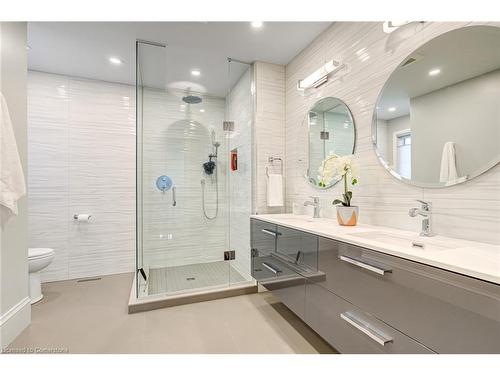 2476 Hargood Place, Mississauga, ON - Indoor Photo Showing Bathroom