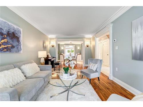 2476 Hargood Place, Mississauga, ON - Indoor Photo Showing Living Room