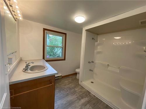 9 Walter Drive, Haldimand, ON - Indoor Photo Showing Bathroom