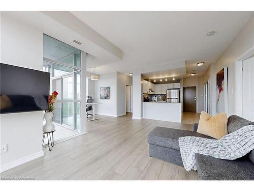 1710-9 George Street N, Brampton, ON - Indoor Photo Showing Living Room