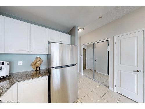 1710-9 George Street N, Brampton, ON - Indoor Photo Showing Kitchen