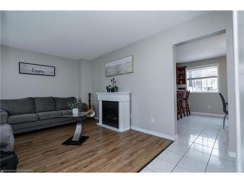 235 Elmira Road, Guelph, ON - Indoor Photo Showing Living Room