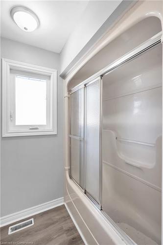 170 Martinet Avenue, London, ON - Indoor Photo Showing Bathroom