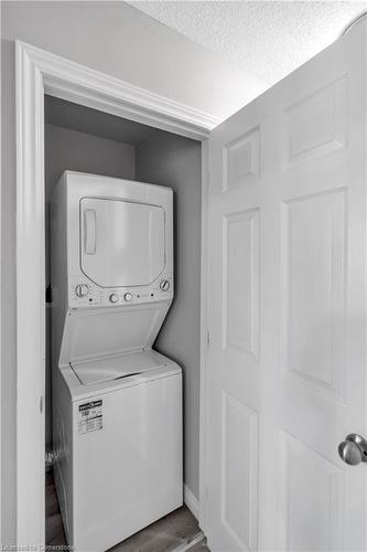 170 Martinet Avenue, London, ON - Indoor Photo Showing Laundry Room