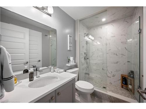 226-128 Grovewood Common, Oakville, ON - Indoor Photo Showing Bathroom