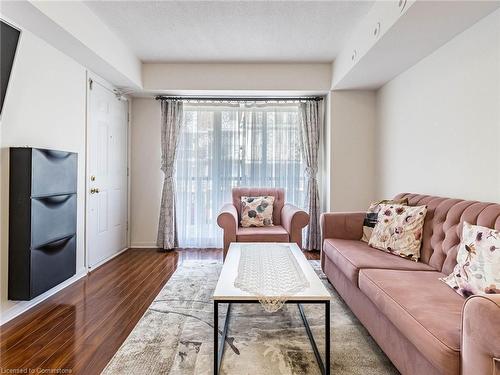 2079-3045 Finch Avenue W, North York, ON - Indoor Photo Showing Living Room