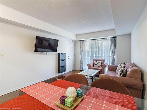 2079-3045 Finch Avenue W, North York, ON - Indoor Photo Showing Living Room