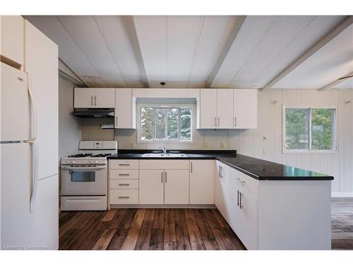 282329 Concession Rd 4 5 Road, Grand Valley, ON - Indoor Photo Showing Kitchen