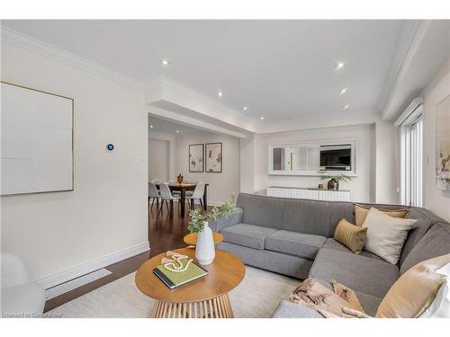 89 Acadian Heights, Brampton, ON - Indoor Photo Showing Living Room