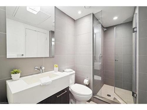 237-461 Adelaide Street W, Toronto, ON - Indoor Photo Showing Bathroom