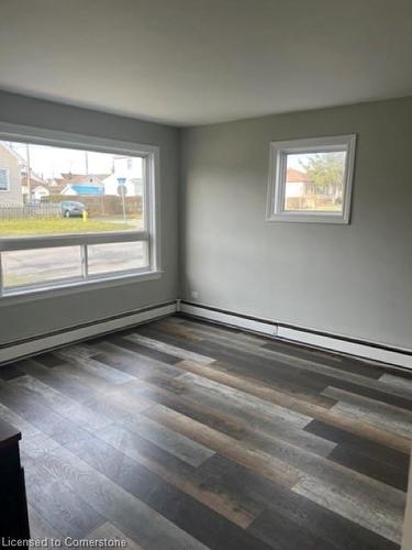 180 Pine Street S, Thorold, ON - Indoor Photo Showing Other Room