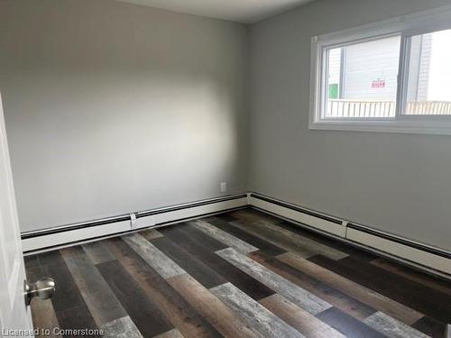 180 Pine Street S, Thorold, ON - Indoor Photo Showing Other Room