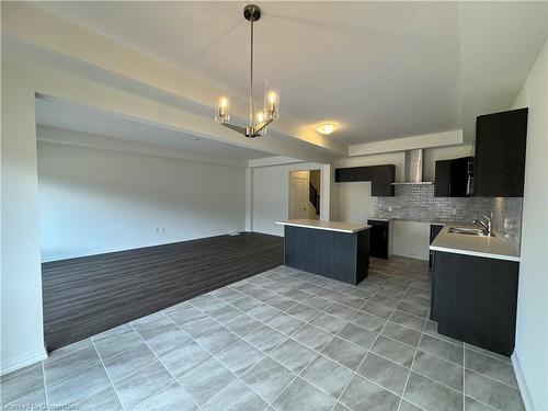 72 Samuel Avenue, Pelham, ON - Indoor Photo Showing Kitchen