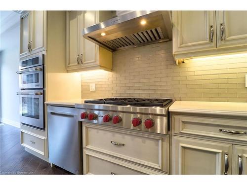 173 Sixteen Mile Drive, Oakville, ON - Indoor Photo Showing Kitchen