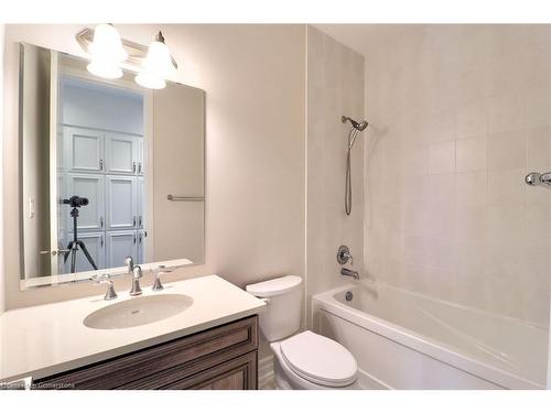 173 Sixteen Mile Drive, Oakville, ON - Indoor Photo Showing Bathroom