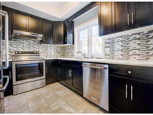 F2-70 Willowrun Drive, Kitchener, ON - Indoor Photo Showing Kitchen With Upgraded Kitchen