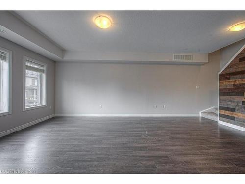 F2-70 Willowrun Drive, Kitchener, ON - Indoor Photo Showing Other Room