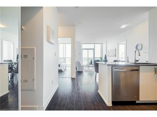 Ph07-4633 Glen Erin Drive, Mississauga, ON - Indoor Photo Showing Kitchen