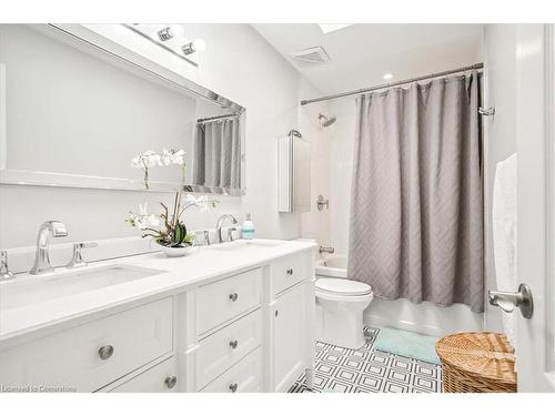 4271 Curia Crescent, Mississauga, ON - Indoor Photo Showing Bathroom