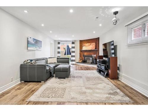 4271 Curia Crescent, Mississauga, ON - Indoor Photo Showing Living Room With Fireplace