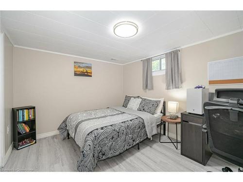 50 Beacon Avenue, Hamilton, ON - Indoor Photo Showing Bedroom