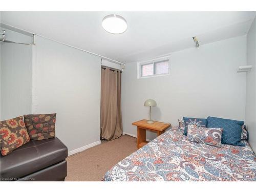 50 Beacon Avenue, Hamilton, ON - Indoor Photo Showing Bedroom