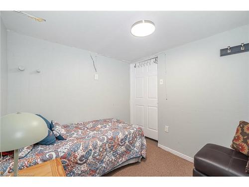 50 Beacon Avenue, Hamilton, ON - Indoor Photo Showing Bedroom