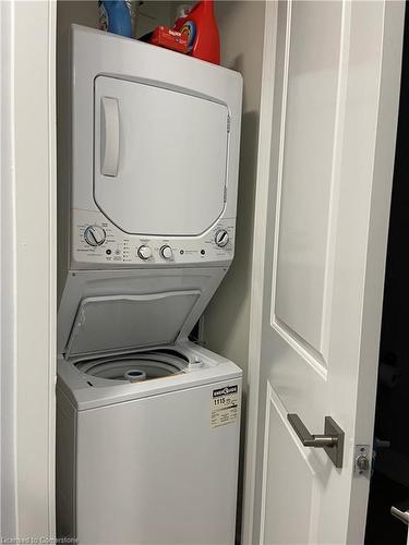 708-150 Main Street W, Hamilton, ON - Indoor Photo Showing Laundry Room