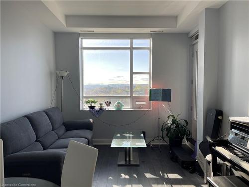 708-150 Main Street W, Hamilton, ON - Indoor Photo Showing Living Room